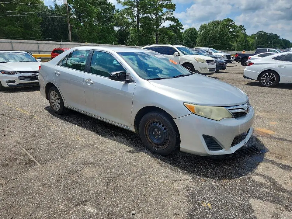 2014 TOYOTA CAMRY LE  