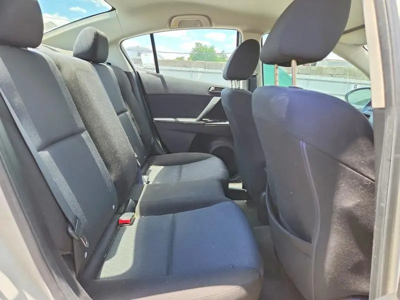 2011 MAZDA 3 I  