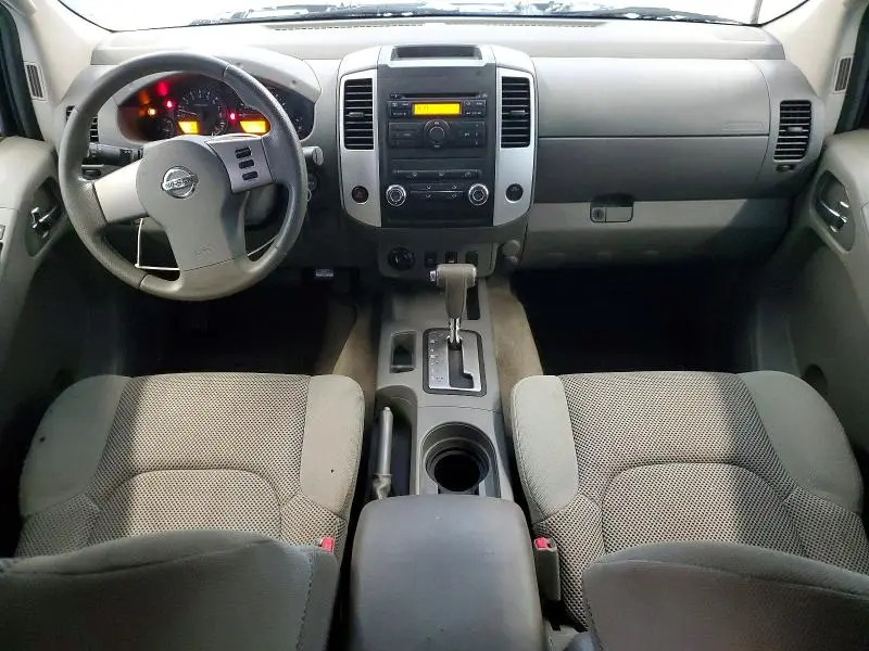 2010 NISSAN FRONTIER SE V6  