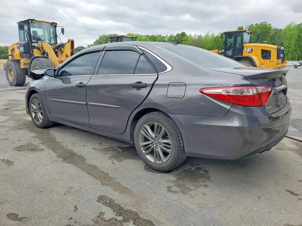 2015 TOYOTA CAMRY SE  