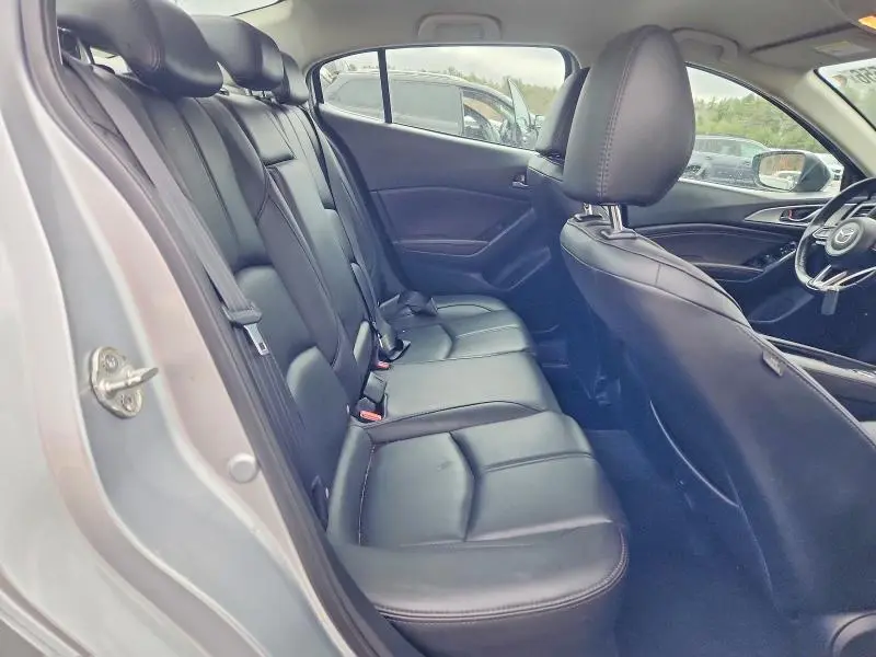2018 MAZDA 3 TOURING  