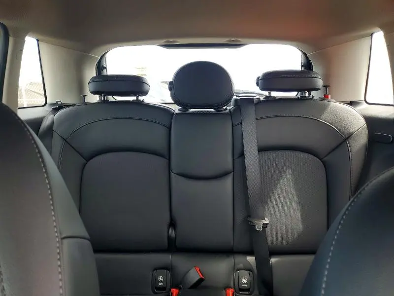 2018 MINI COOPER   