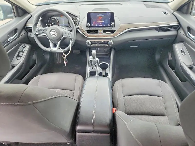 2024 NISSAN ALTIMA SV  