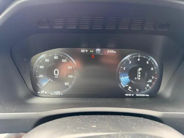 2016 VOLVO XC90 T6
