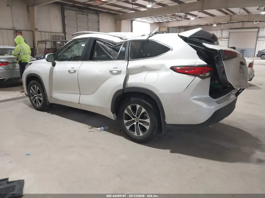 2023 TOYOTA HIGHLANDER HYBRID XLE