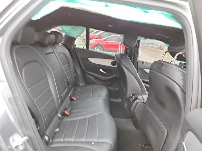 2019 MERCEDES-BENZ GLC 300  