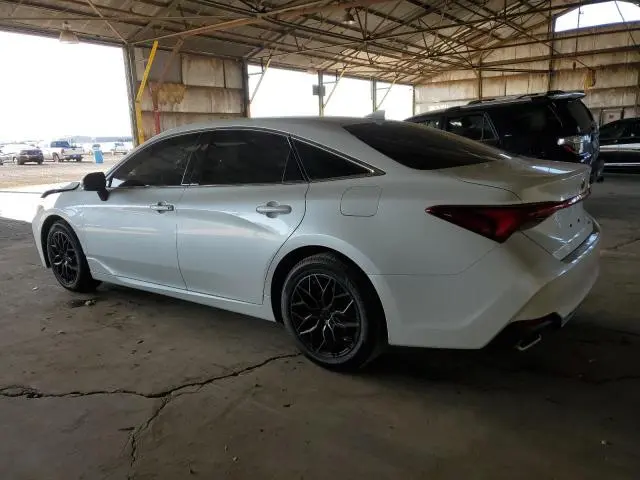2020 TOYOTA AVALON XLE  