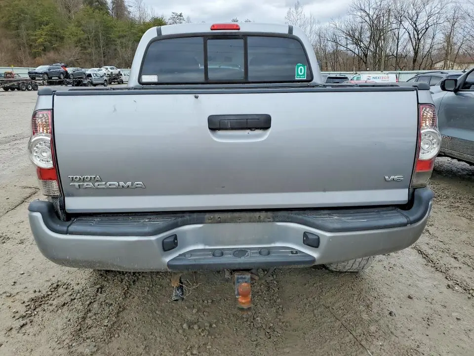 2015 TOYOTA TACOMA V6  