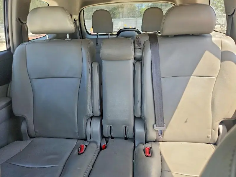 2012 TOYOTA HIGHLANDER SE  