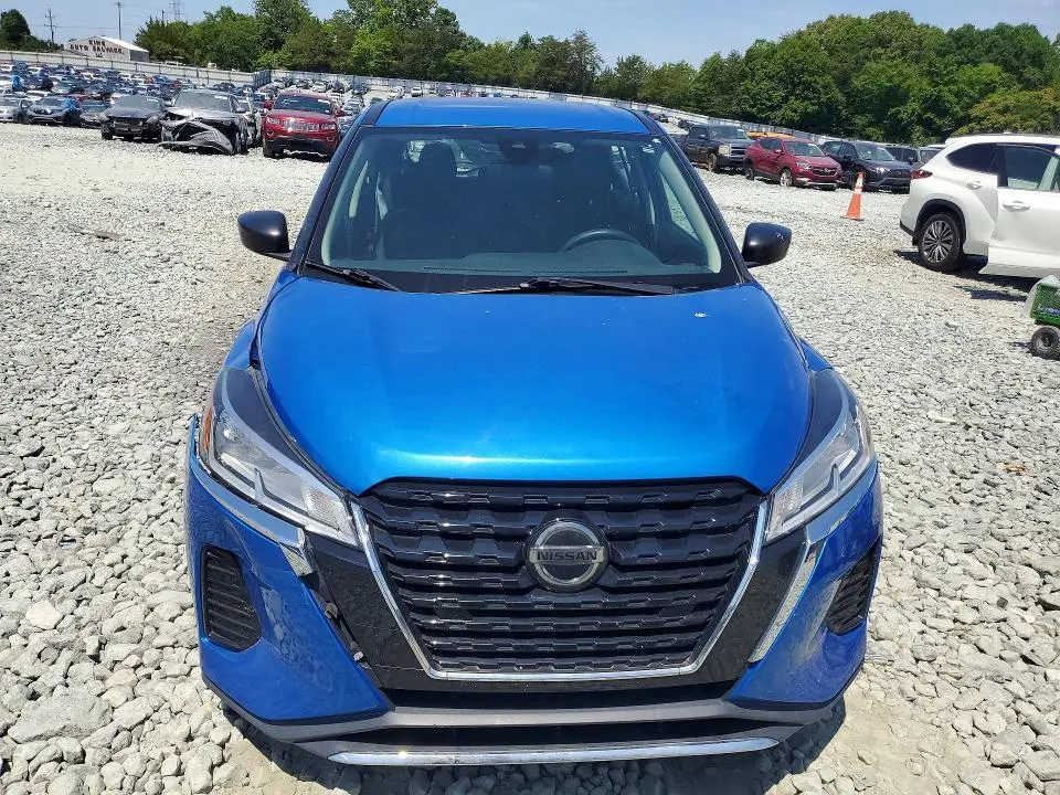 2021 NISSAN KICKS S  
