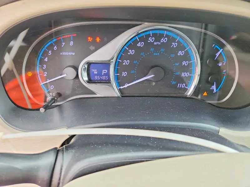 2013 TOYOTA SIENNA XLE 8-PASSENGER  