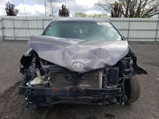 2013 TOYOTA SIENNA LE  