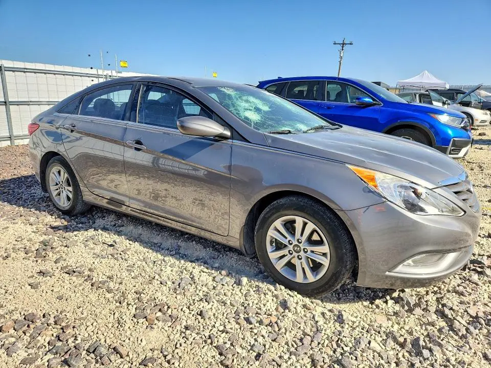 2013 HYUNDAI SONATA GLS  