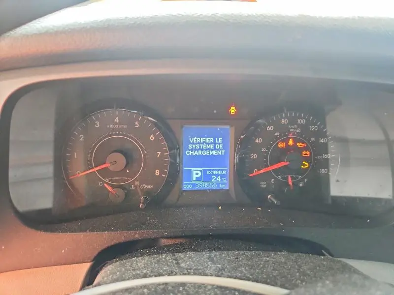 2017 TOYOTA SIENNA LE  