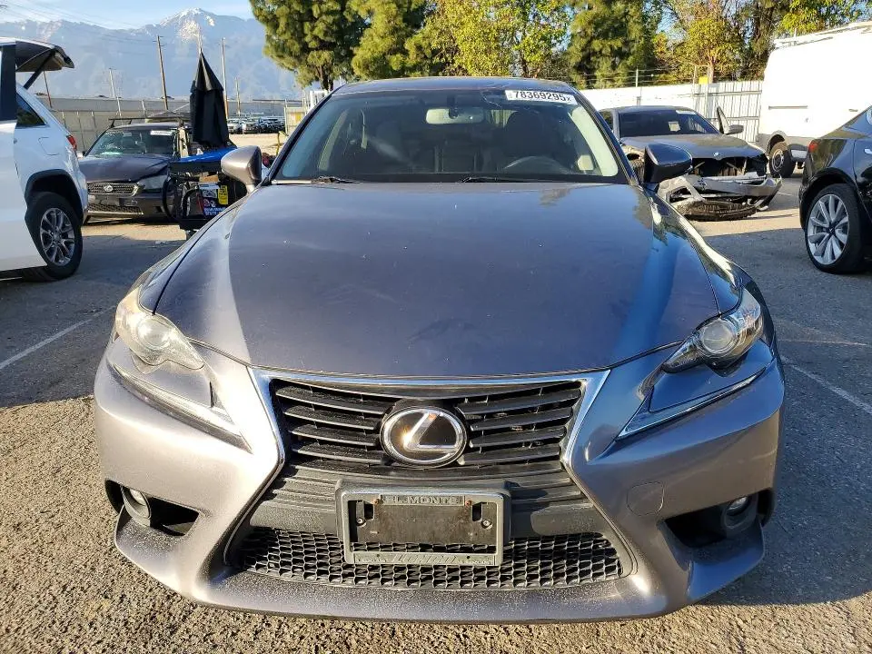 2016 LEXUS IS 200T  