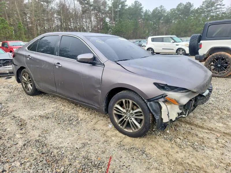 2015 TOYT CAMRY SE   