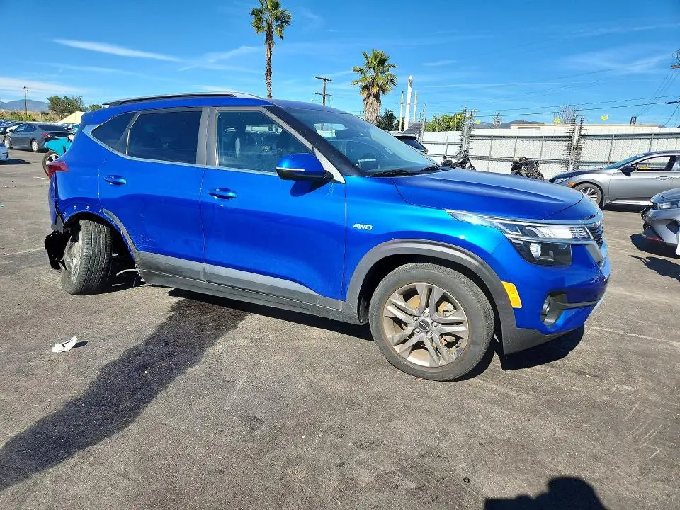 2022 KIA SELTOS S  