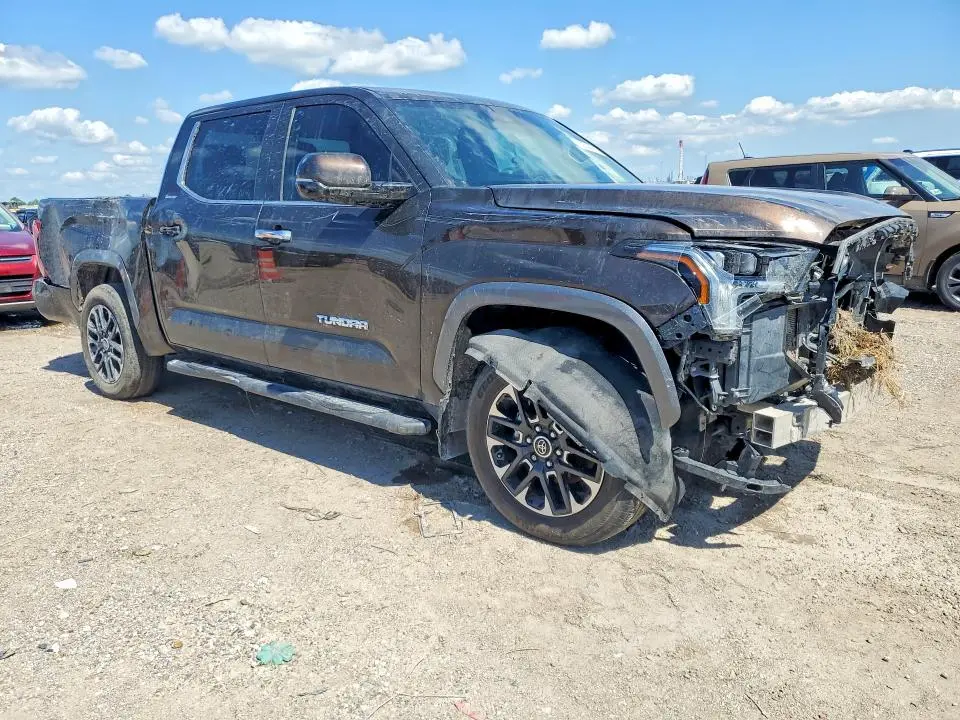2024 TOYOTA TUNDRA CREWMAX LIMITED  