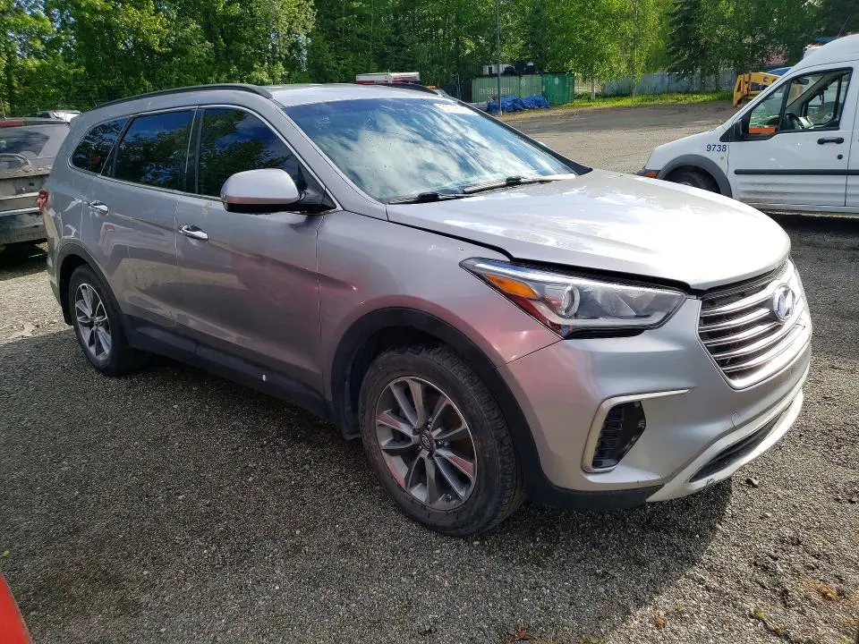 2017 HYUNDAI SANTA FE SE  