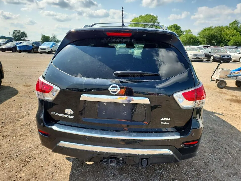 2016 NISSAN PATHFINDER SL  