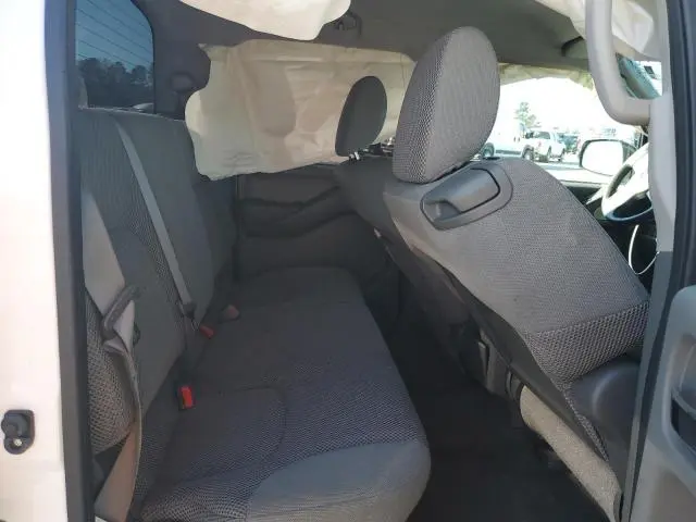 2010 NISSAN FRONTIER CREW CAB SE  