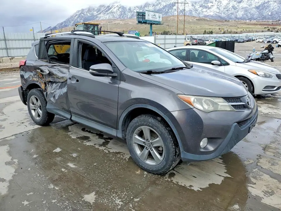 2015 TOYOTA RAV4 XLE  