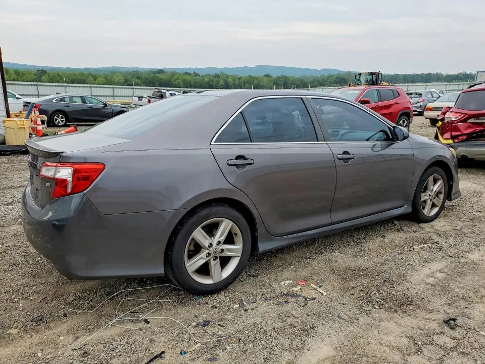 2014 TOYOTA CAMRY SE  