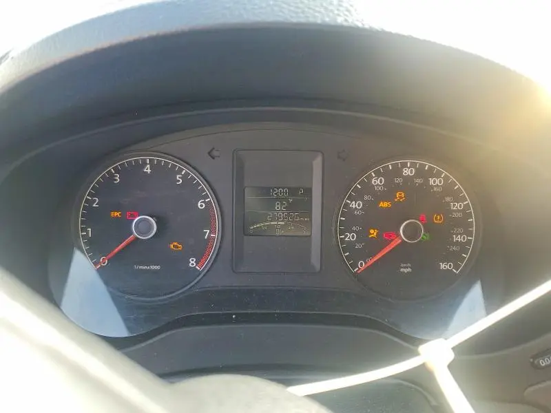 2011 VOLKSWAGEN JETTA SE  