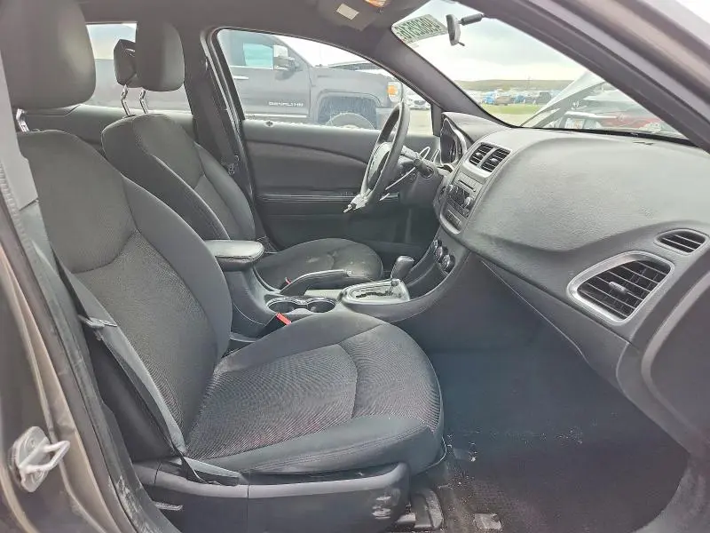 2013 DODGE AVENGER SE  