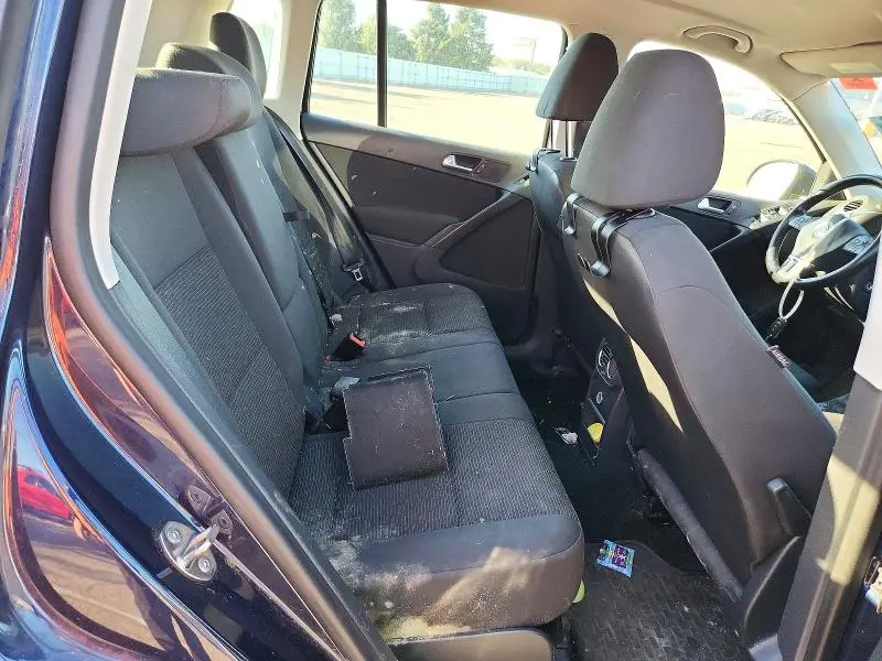 2015 VOLKSWAGEN TIGUAN S  