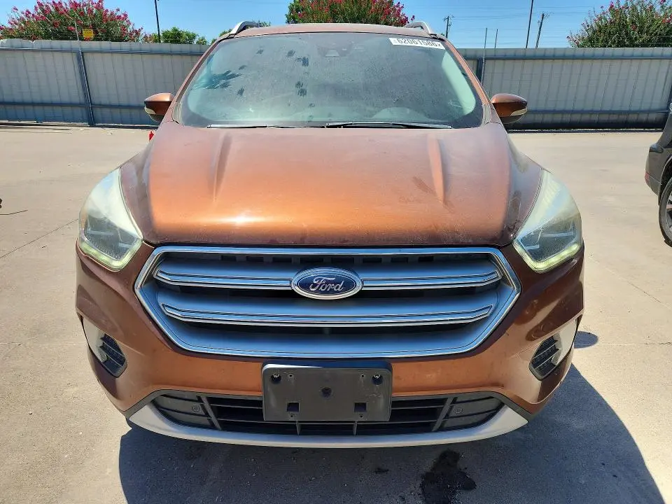 2017 FORD ESCAPE TITANIUM  