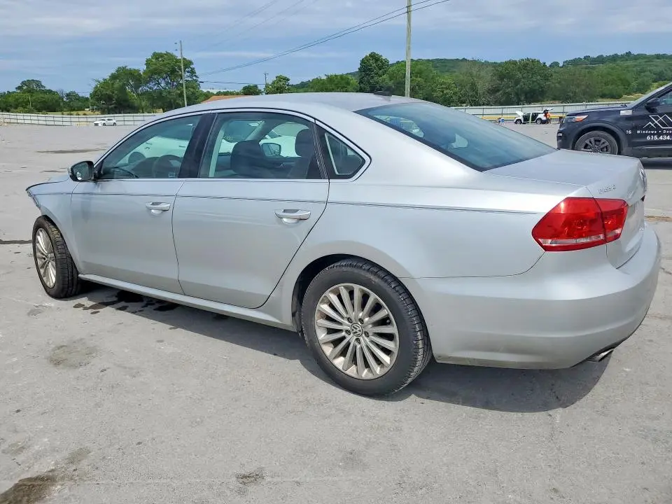 2015 VOLKSWAGEN PASSAT SE  