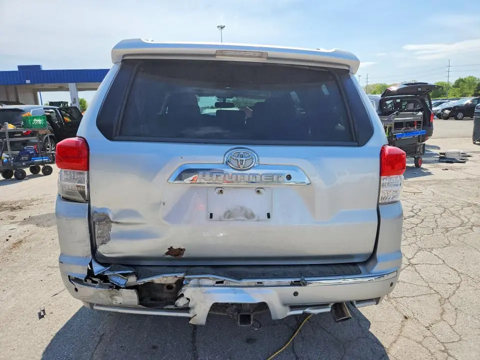 2011 TOYOTA 4RUNNER SR5  