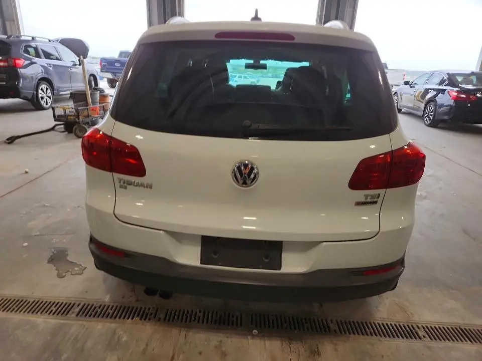 2016 VOLKSWAGEN TIGUAN S  