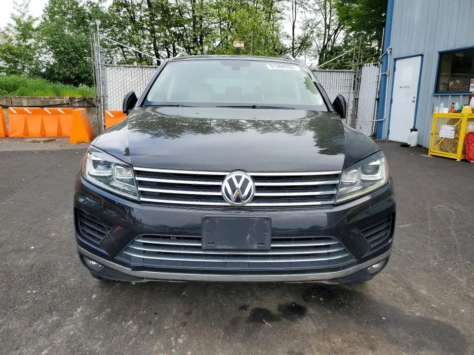 2016 VOLKSWAGEN TOUAREG SPORT  