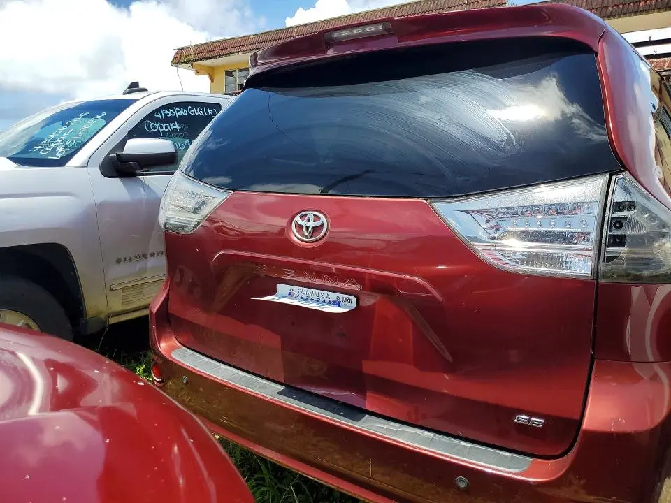 2019 TOYOTA SIENNA SE 8-PASSENGER  