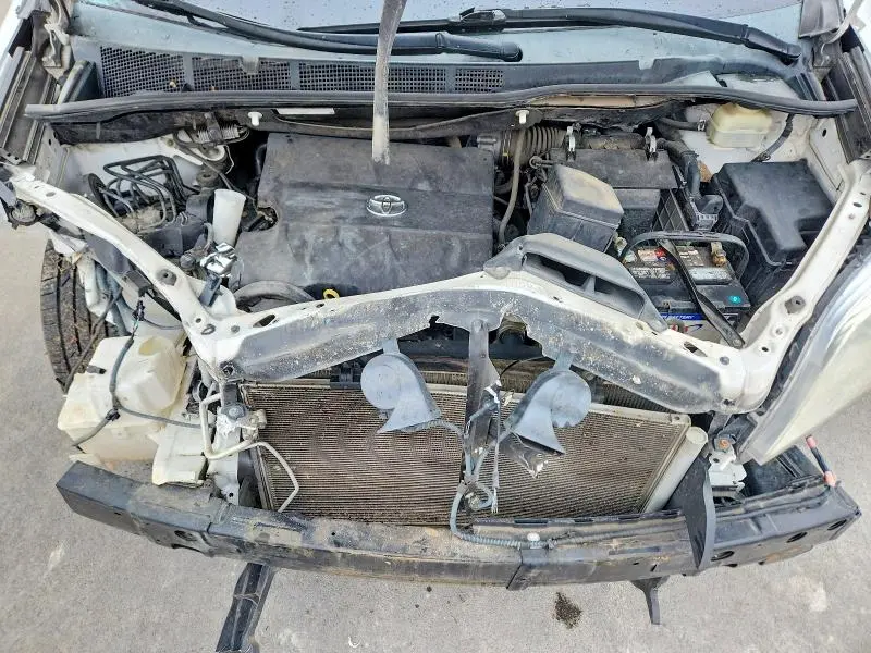 2015 TOYOTA SIENNA LE 8-PASSENGER  