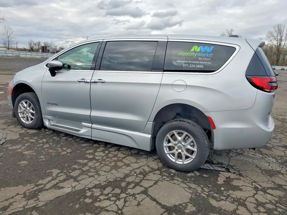 2023 CHRYSLER PACIFICA TOURING L  