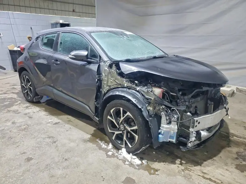 2021 TOYOTA C-HR XLE  