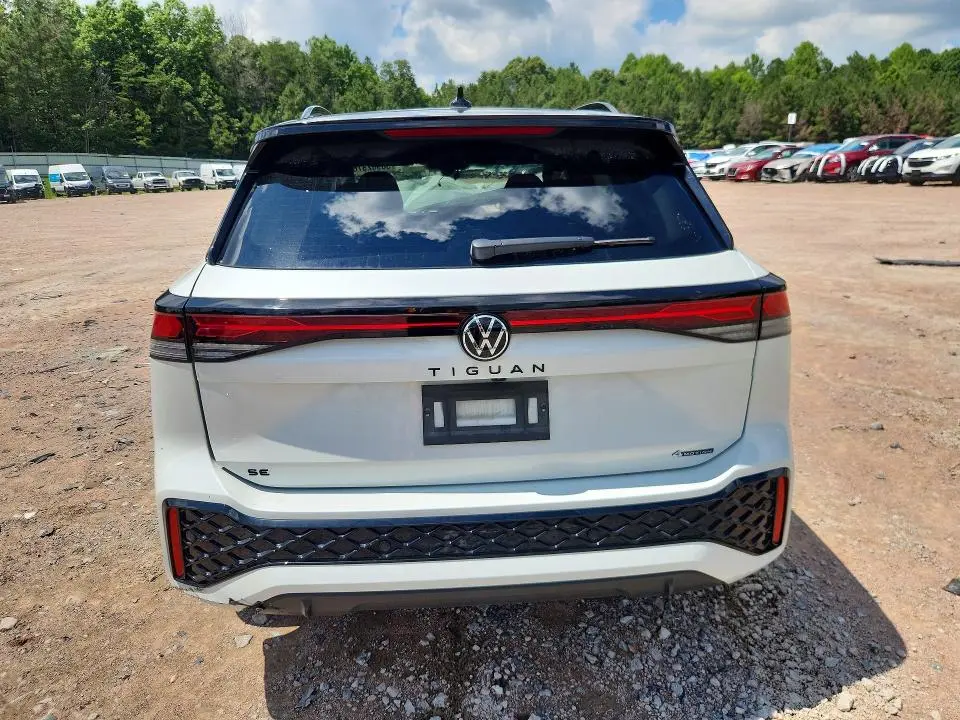 2025 VOLKSWAGEN TIGUAN SE R-LINE BLACK  