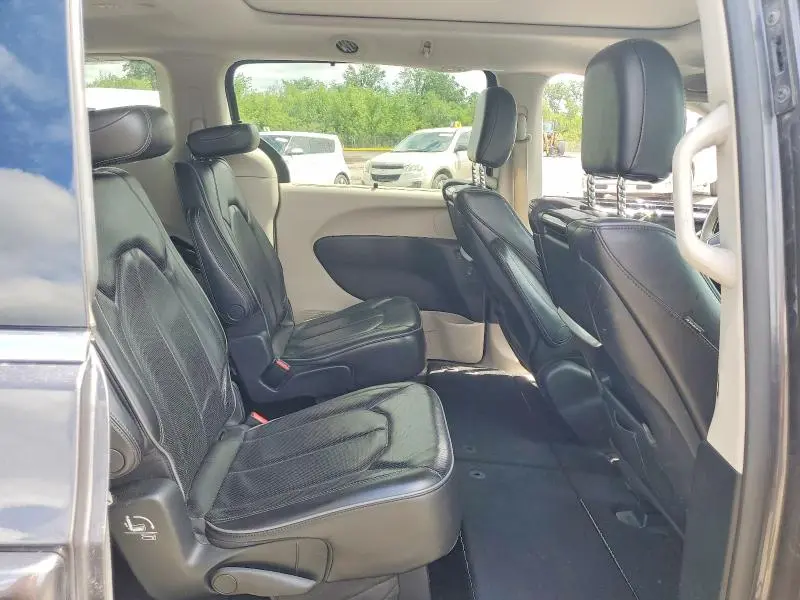 2019 CHRYSLER PACIFICA LIMITED  