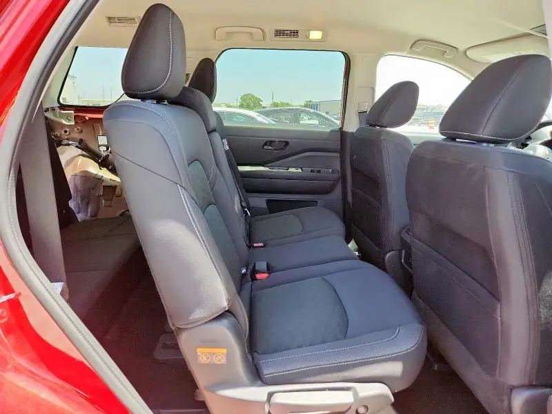 2024 NISSAN PATHFINDER SV  
