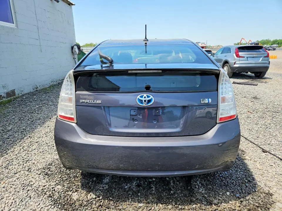 2011 TOYOTA PRIUS TWO  