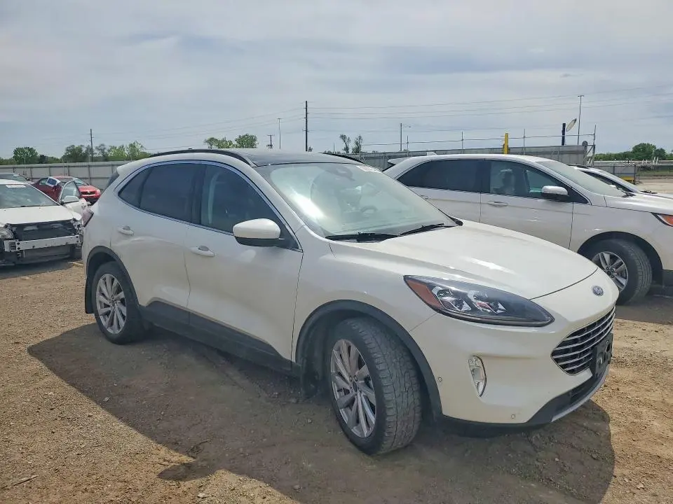2022 FORD ESCAPE TITANIUM  