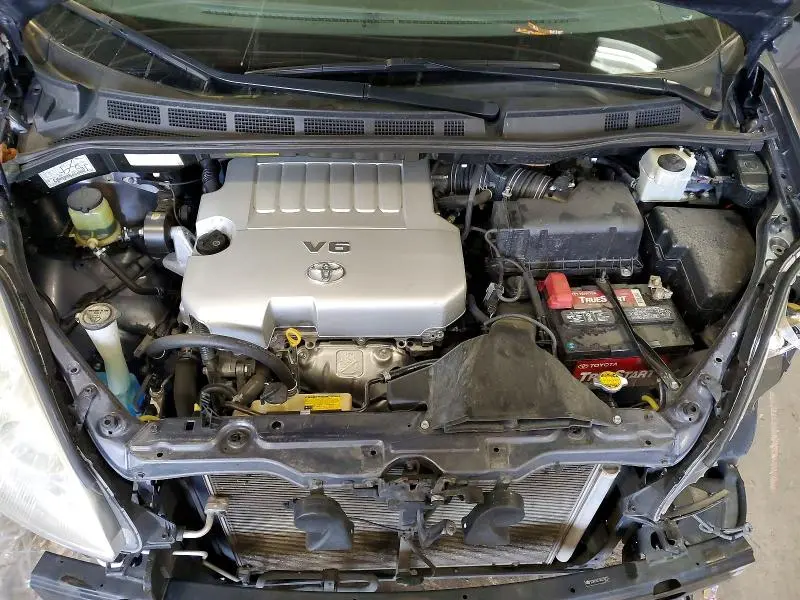 2010 TOYOTA SIENNA LE 8-PASSENGER  