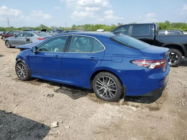 2024 TOYOTA CAMRY XLE  