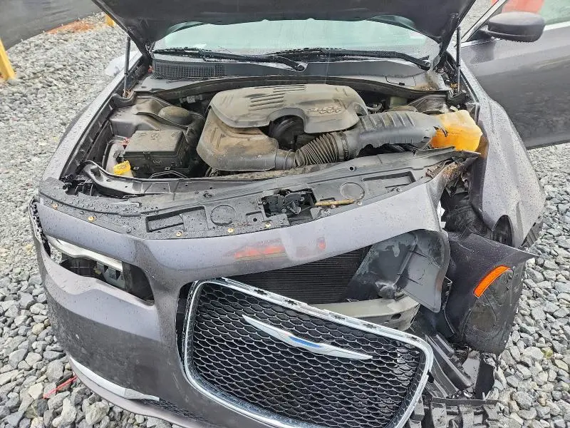 2016 CHRYSLER 300 LIMITED  