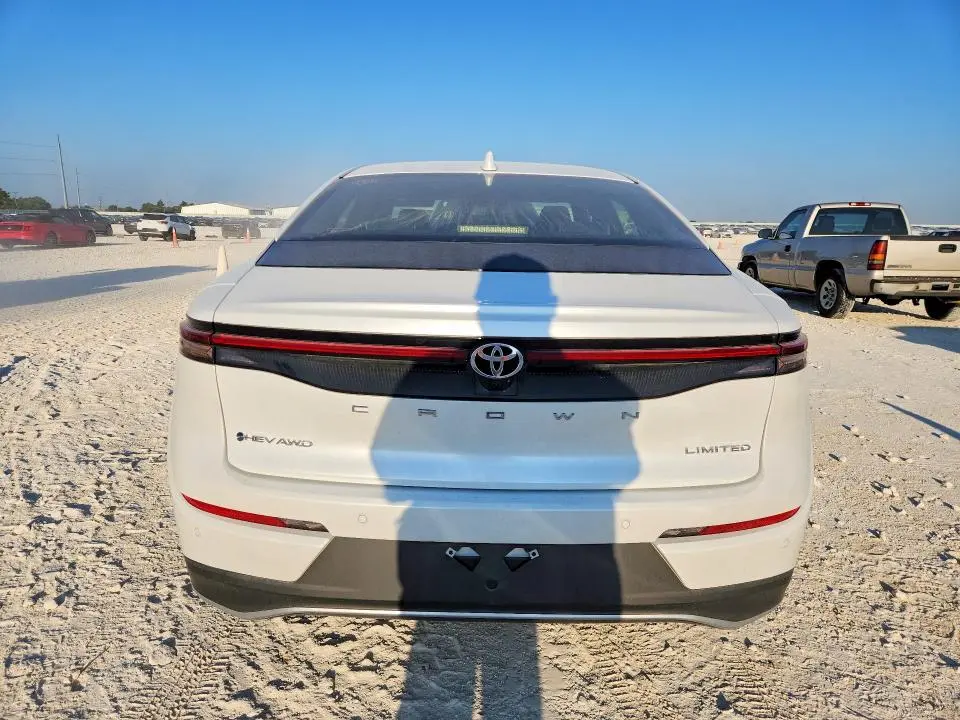 2025 TOYOTA CROWN LIMITED  