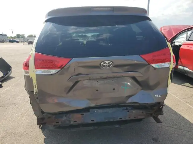 2011 TOYOTA SIENNA XLE  