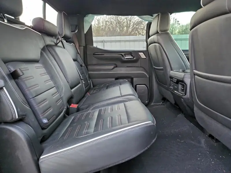 2024 GMC SIERRA K1500 AT4X  